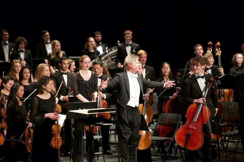 Wes Kenney a Denver Young Artists Orchestra, foto W. Douglas Zimmerman